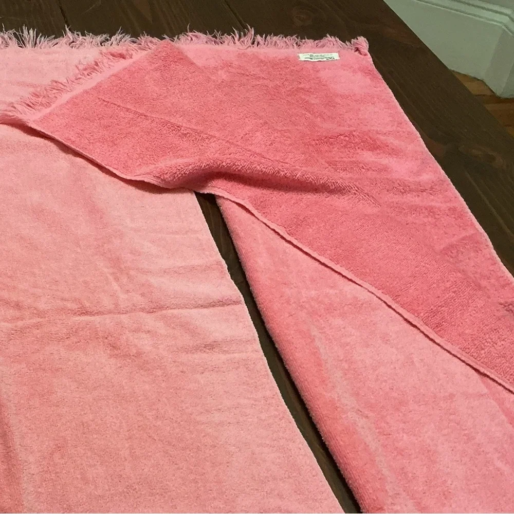 Vintage pair of Bath towels